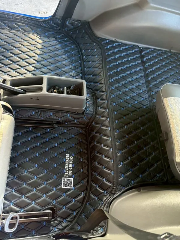 พรมปูพื้นรถยนต์ Suzuki Jimny พรมVVIPด้ายคู่สีดำด้าย น้ำเงิน