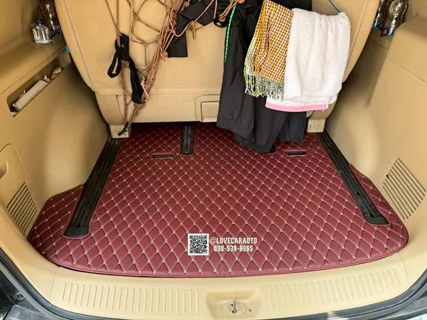 พรมปูพื้นรถยนต์ 7D Hyundai H1 Elite 2019 สีแดงเลือดหมู + ไวนิลสีครีม