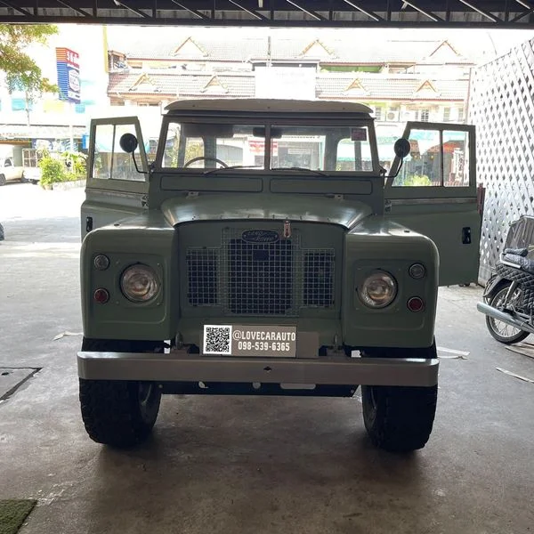 พรมรถคลาสสิค LAND ROVER กระดุมเล็กครีม