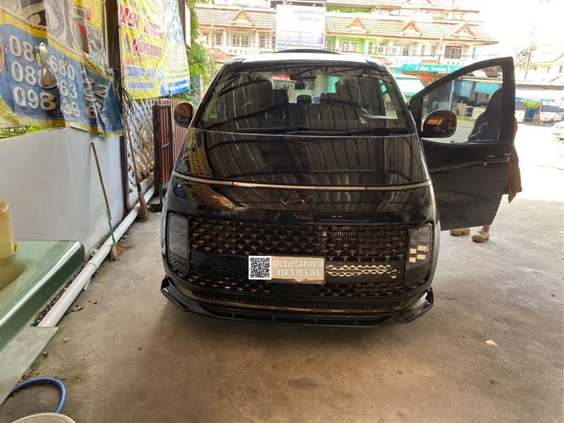 พรมปูพื้นรถยนต์ 7D Hyundai Staria ดัดแปลง สีดำด้ายดำ+ไวนิลสีดำ