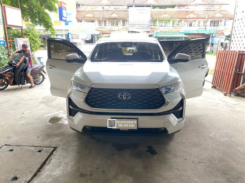 พรมปูพื้นรถยนต์ 7D Toyota Innova Zenix สีน้ำตาล+ไวนิลสีครีม