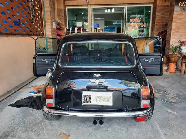 พรมปูพื้นรถยนต์ 6D Mini Cooper Classic ลายเคฟล่าสีดำด้ายดำ