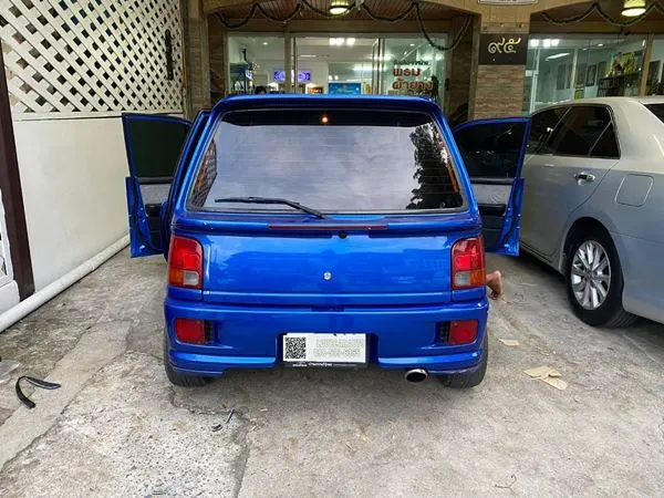 พรมปูพื้นรถยนต์ 6D Daihatsu Mira L200 สีดำด้ายน้ำเงิน