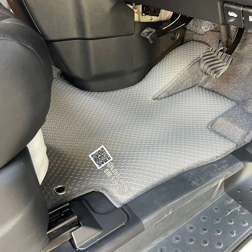 พรมปูพื้นรถยนต์ Nissan SERENA S-Hybrid Highway Star (C27) กระดุมเล็กสีเทา