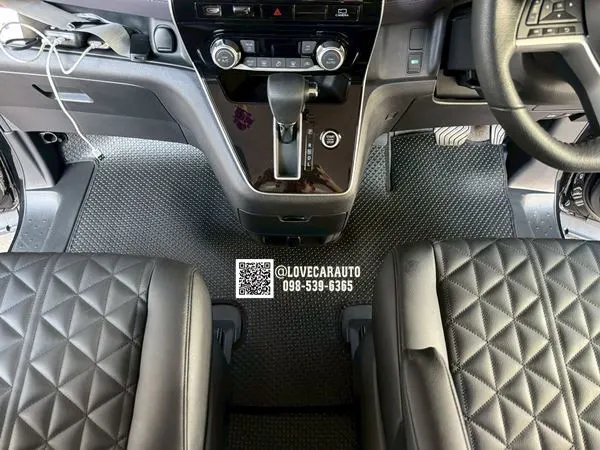 พรมปูพื้นรถยนต์ nissan serena c27กระดุมสีดำPVC