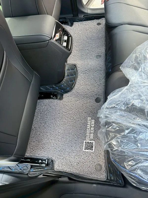 พรมปูพื้นรถยนต์ Jaecoo 5 ev vvip ดำด้ายน้ำเงิน ไวนิลสีเทา